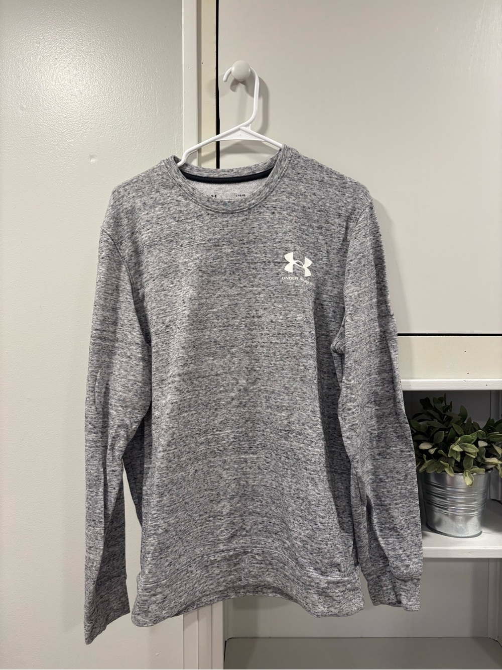 Under Armour Men's Heather Gray Long-Sleeve Performance Tee